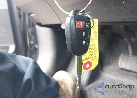 2017 Toyota Rav4 Xle из США, поврежденный, VIN 2T3RFREV9HW651102